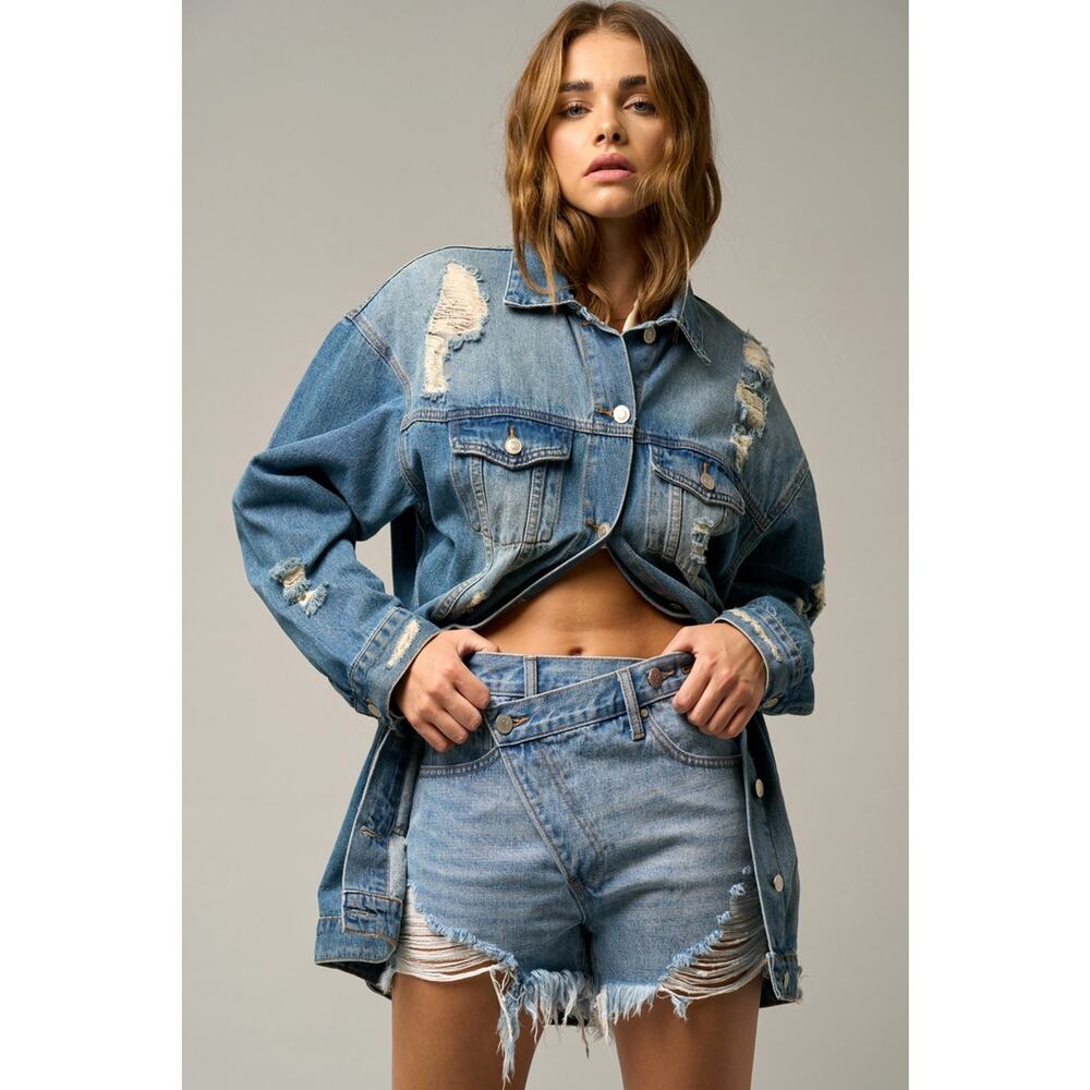 Insane Gene USA Size Large High Rise Crossover Frayed Hem Distressed Mom Shorts - Picture 4 of 9